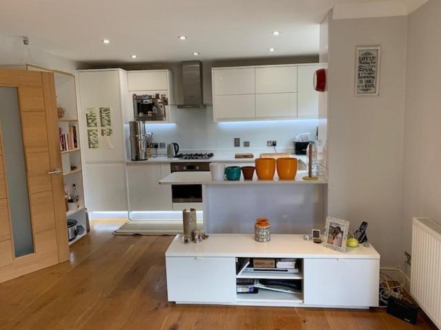 Chic 3 Bed Apartment Near London Bridge With Balcony Dış mekan fotoğraf