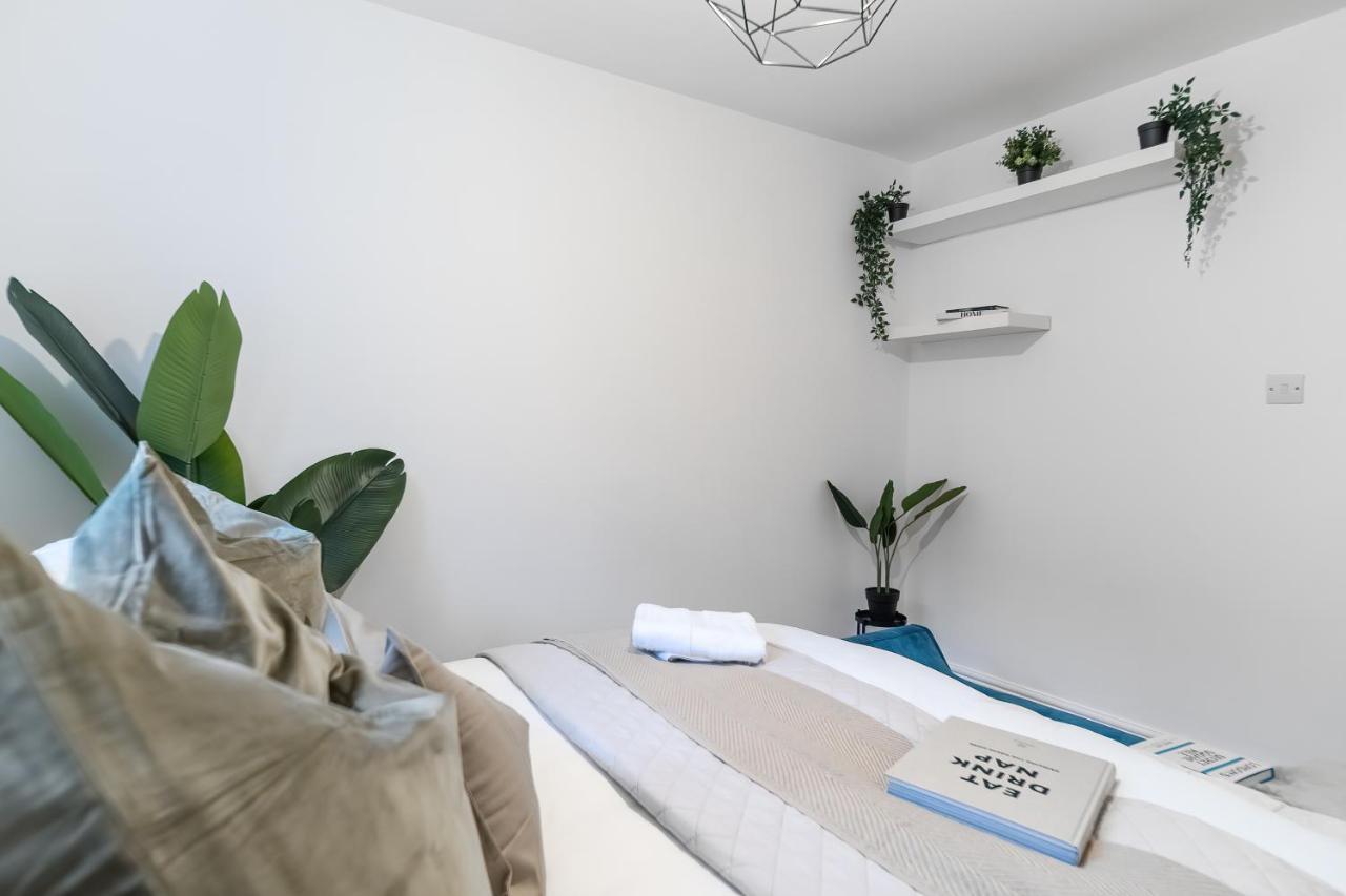Chic 3 Bed Apartment Near London Bridge With Balcony Dış mekan fotoğraf