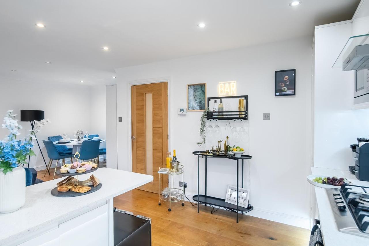 Chic 3 Bed Apartment Near London Bridge With Balcony Dış mekan fotoğraf