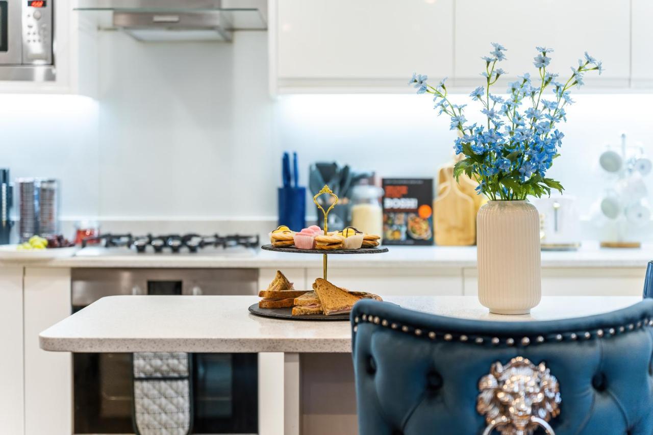 Chic 3 Bed Apartment Near London Bridge With Balcony Dış mekan fotoğraf