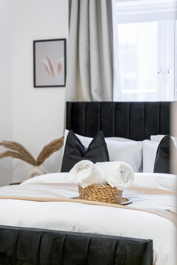 Chic 3 Bed Apartment Near London Bridge With Balcony Dış mekan fotoğraf