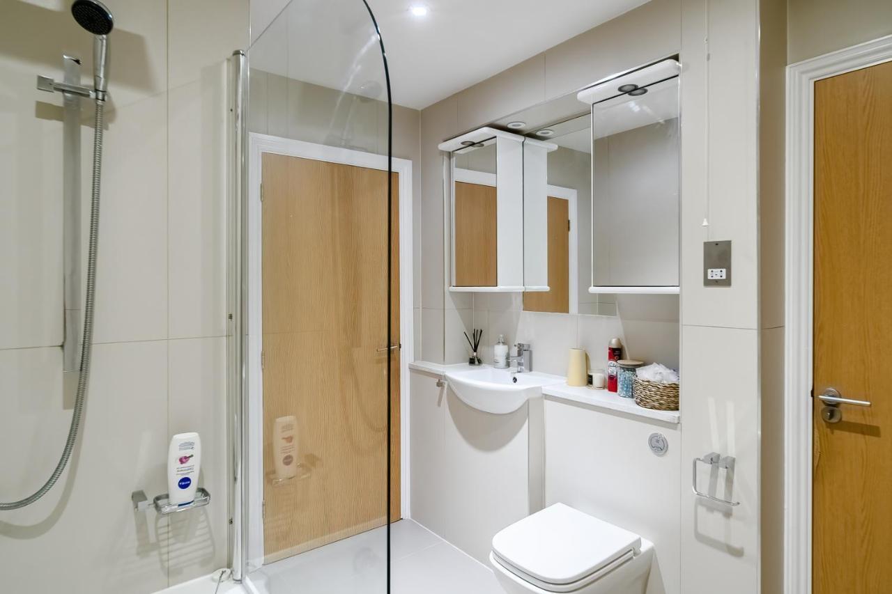 Chic 3 Bed Apartment Near London Bridge With Balcony Dış mekan fotoğraf