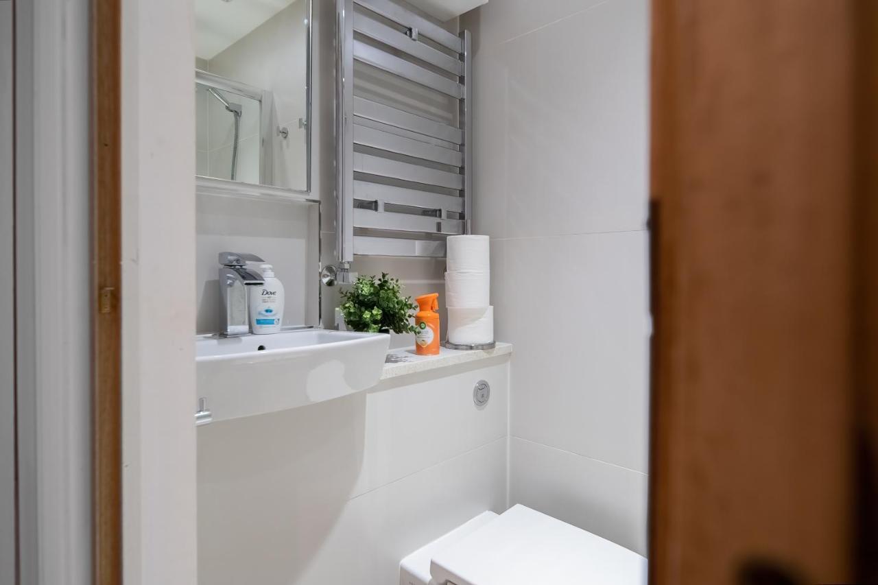 Chic 3 Bed Apartment Near London Bridge With Balcony Dış mekan fotoğraf