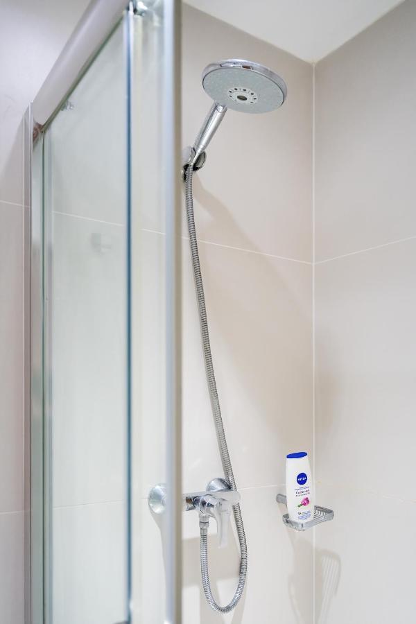 Chic 3 Bed Apartment Near London Bridge With Balcony Dış mekan fotoğraf